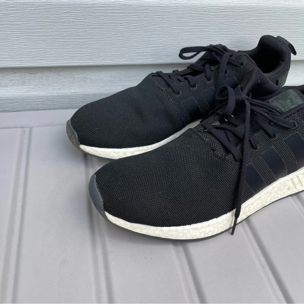 Adidas NMD R2 Core Black Sneakers Size 11.5 Men’s Lace Up Style White Outsole